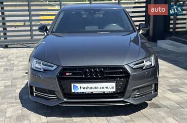 Седан Audi A4 2019 в 