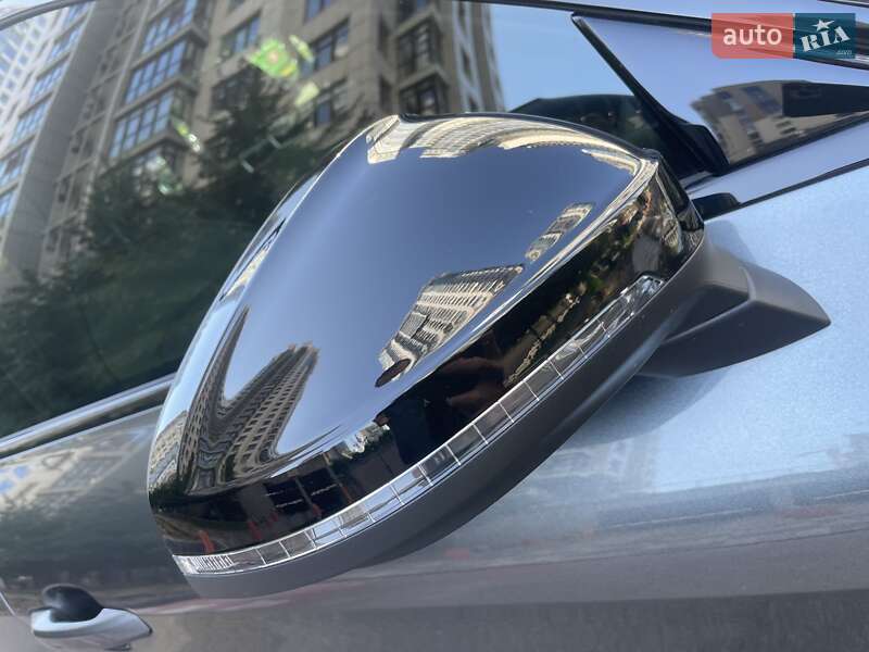 Седан Audi A4 2022 в Киеве