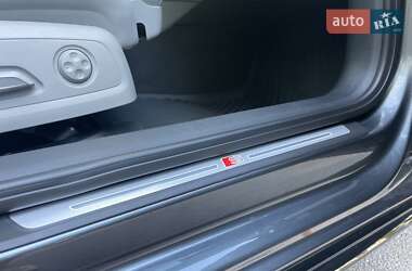 Седан Audi A4 2022 в 