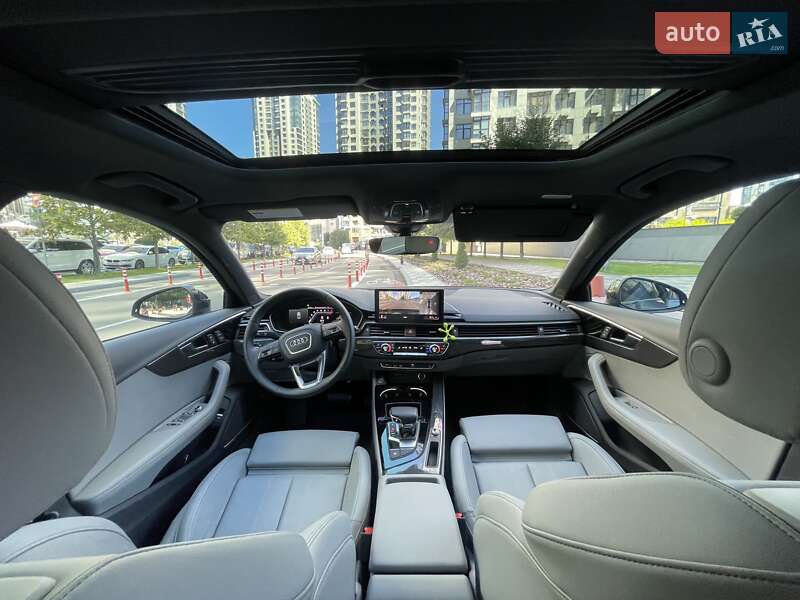 Седан Audi A4 2022 в Киеве