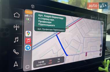 Седан Audi A4 2022 в 