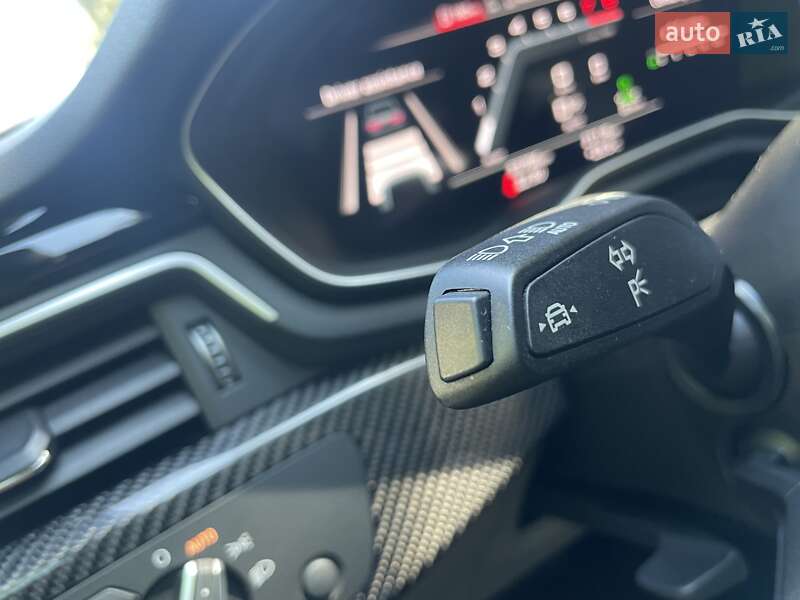 Седан Audi A4 2022 в Киеве