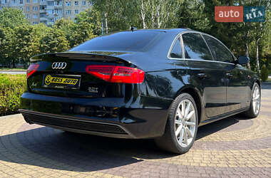 Седан Audi A4 2015 в 