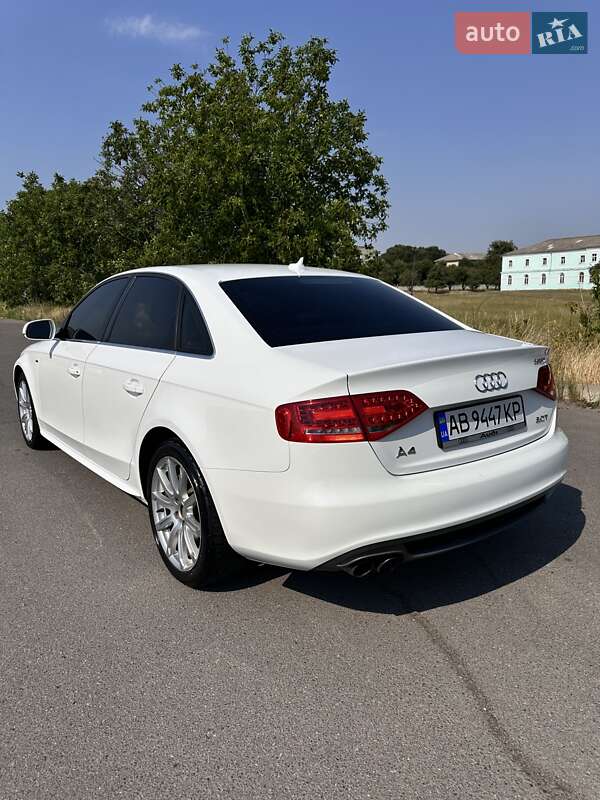 Седан Audi A4 2012 в Тульчине