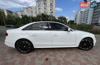 Седан Audi A4 2015 в 