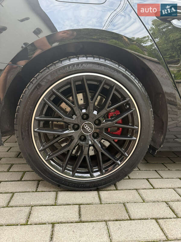 Седан Audi A4 2017 в Львові