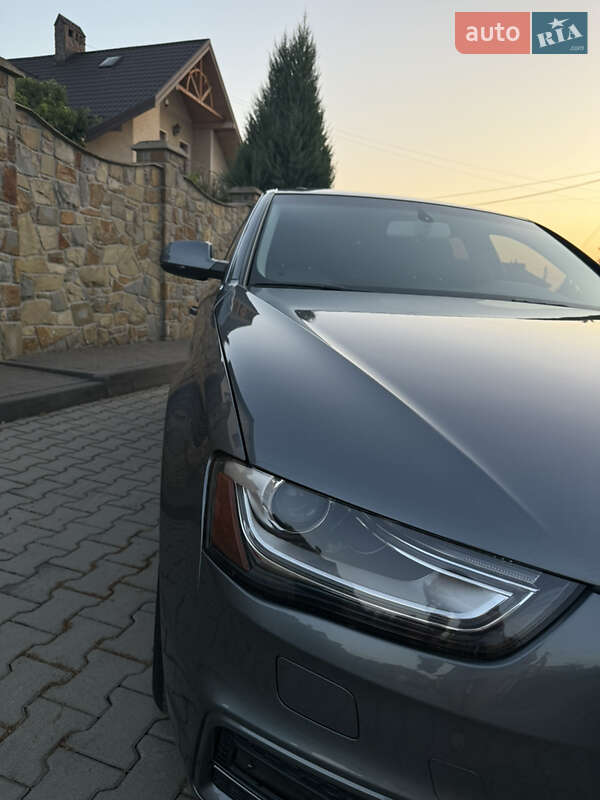 Седан Audi A4 2012 в Львове