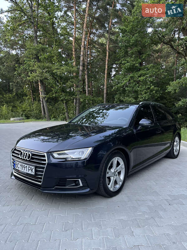 Универсал Audi A4 2018 в Новояворовске