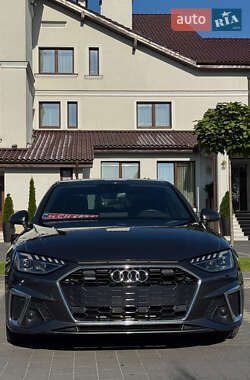 Седан Audi A4 2022 в 