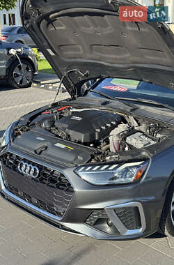 Седан Audi A4 2022 в 