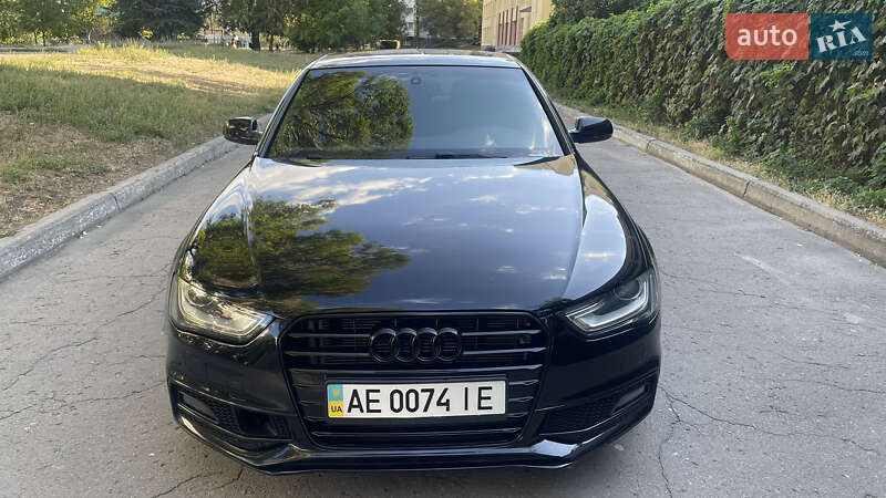 Седан Audi A4 2013 в Днепре