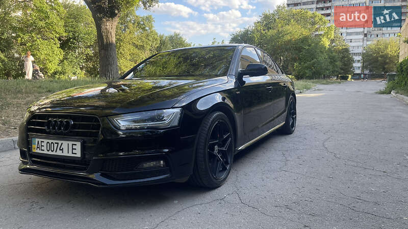 Седан Audi A4 2013 в Днепре