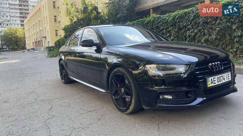 Седан Audi A4 2013 в Днепре