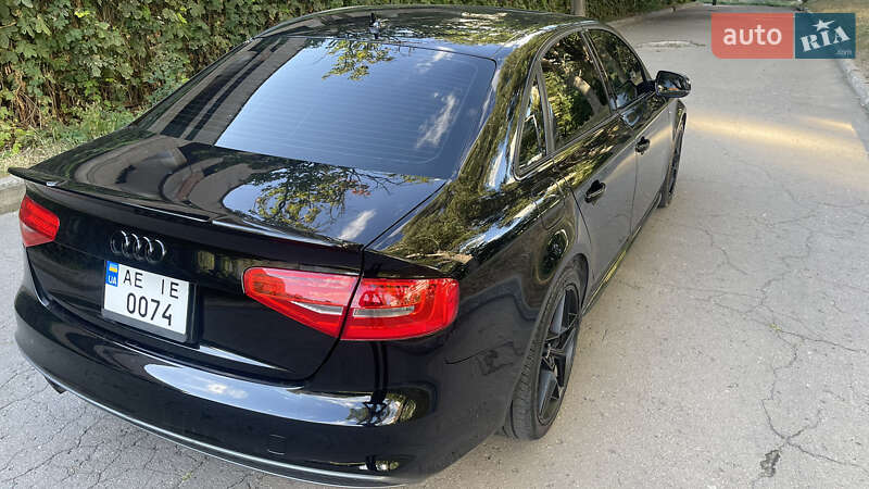 Седан Audi A4 2013 в Днепре