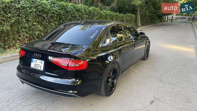 Седан Audi A4 2013 в Днепре