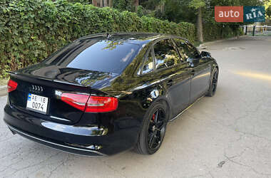 Седан Audi A4 2013 в 