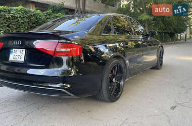 Седан Audi A4 2013 в 