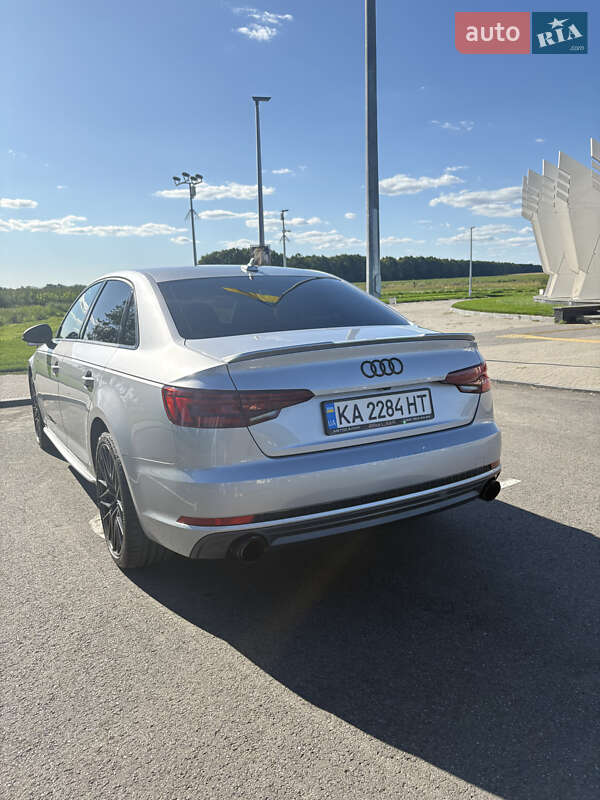 Седан Audi A4 2018 в Киеве