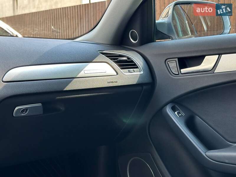 Седан Audi A4 2015 в Львове