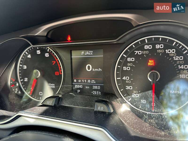 Седан Audi A4 2015 в Львове