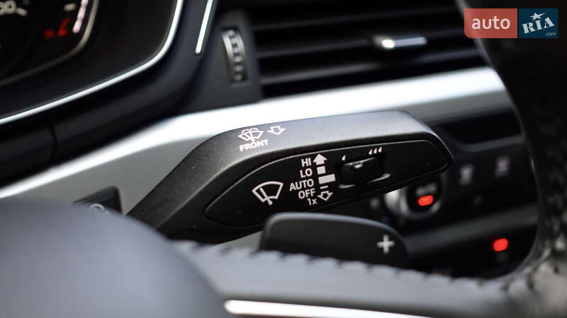 Седан Audi A4 2017 в Киеве