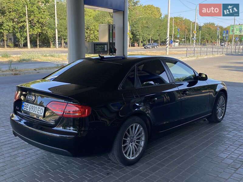 Седан Audi A4 2011 в Николаеве