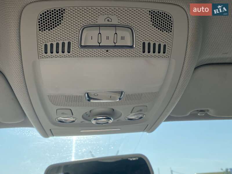 Седан Audi A4 2011 в Николаеве