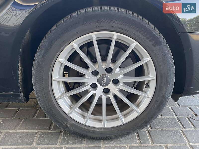 Седан Audi A4 2011 в Николаеве