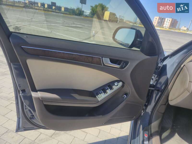 Седан Audi A4 2014 в Одесі