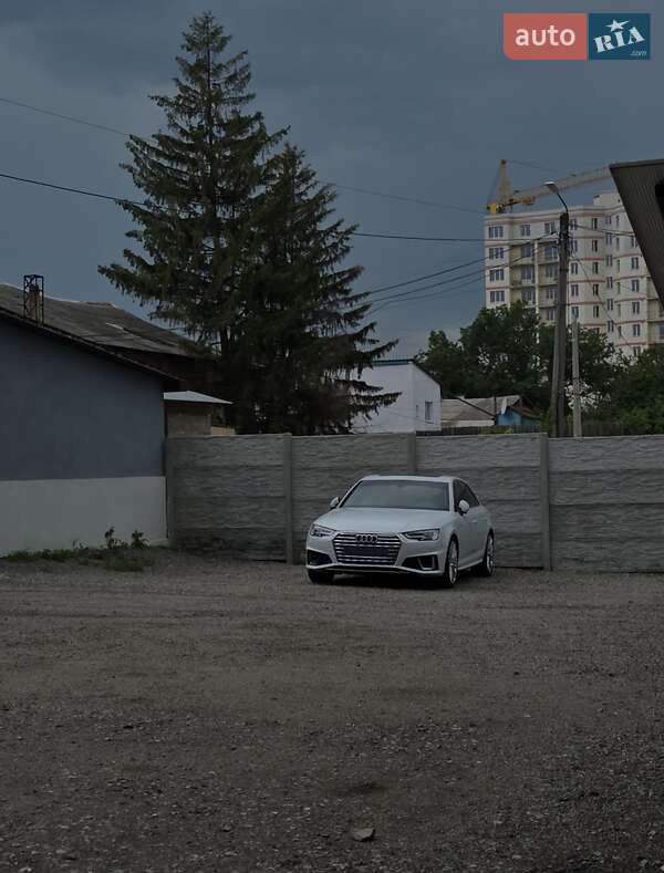 Седан Audi A4 2019 в Харкові