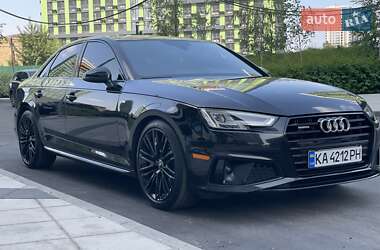 Седан Audi A4 2019 в 