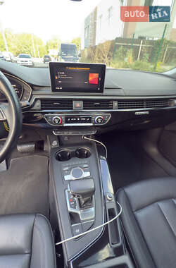 Седан Audi A4 2019 в 