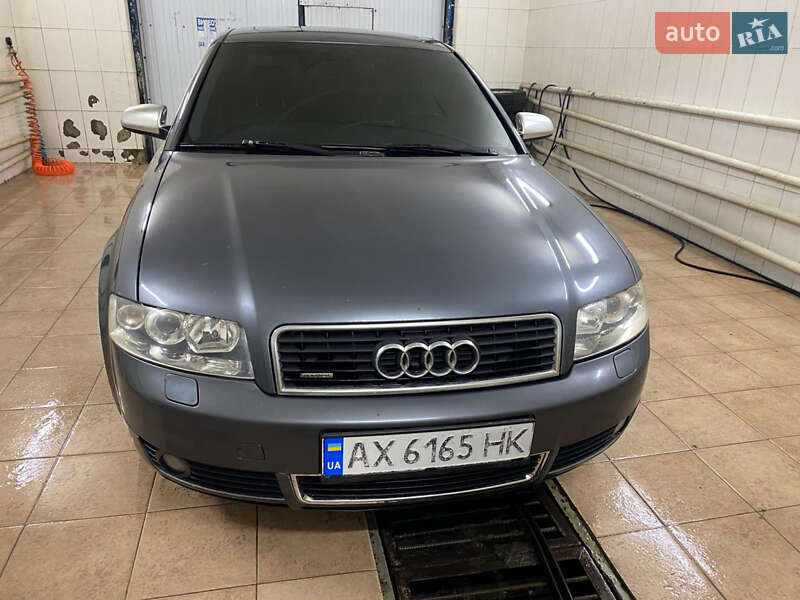 Седан Audi A4 2001 в Чугуеве