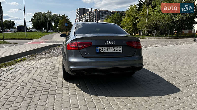 Седан Audi A4 2013 в Львові