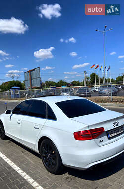 Седан Audi A4 2012 в 