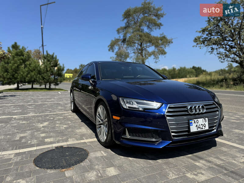 Седан Audi A4 2019 в Ужгороді