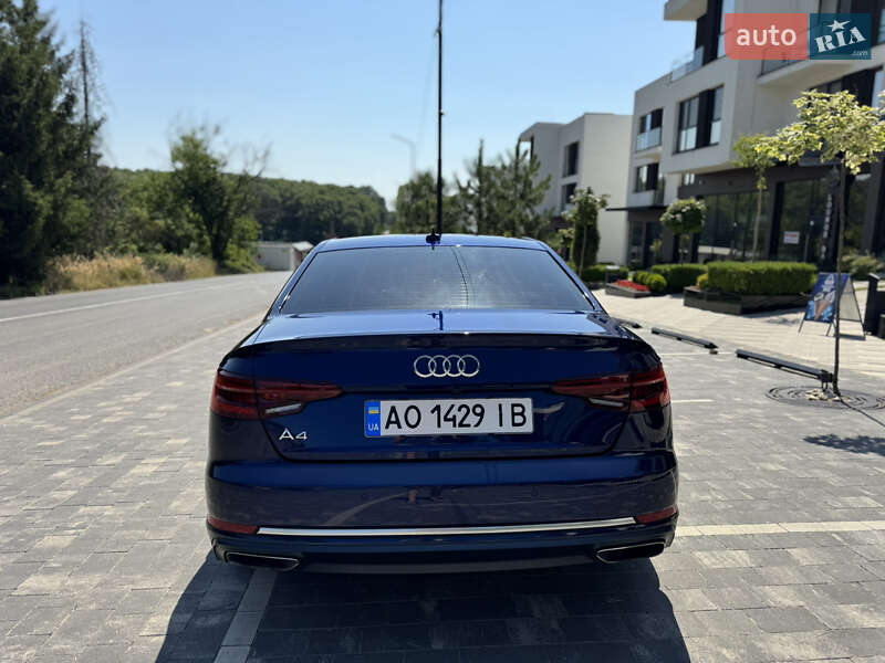 Седан Audi A4 2019 в Ужгороді