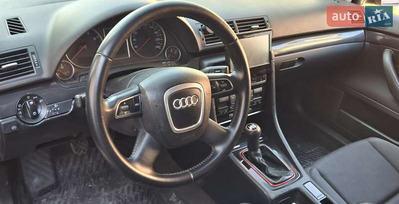 Седан Audi A4 2002 в Днепре