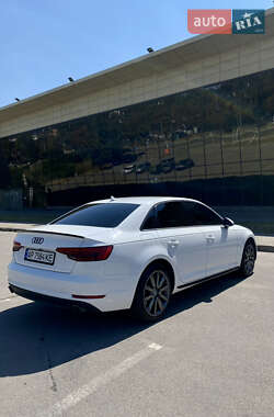 Седан Audi A4 2016 в 