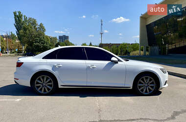 Седан Audi A4 2016 в 
