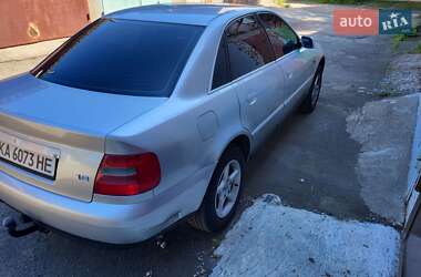 Седан Audi A4 1999 в 