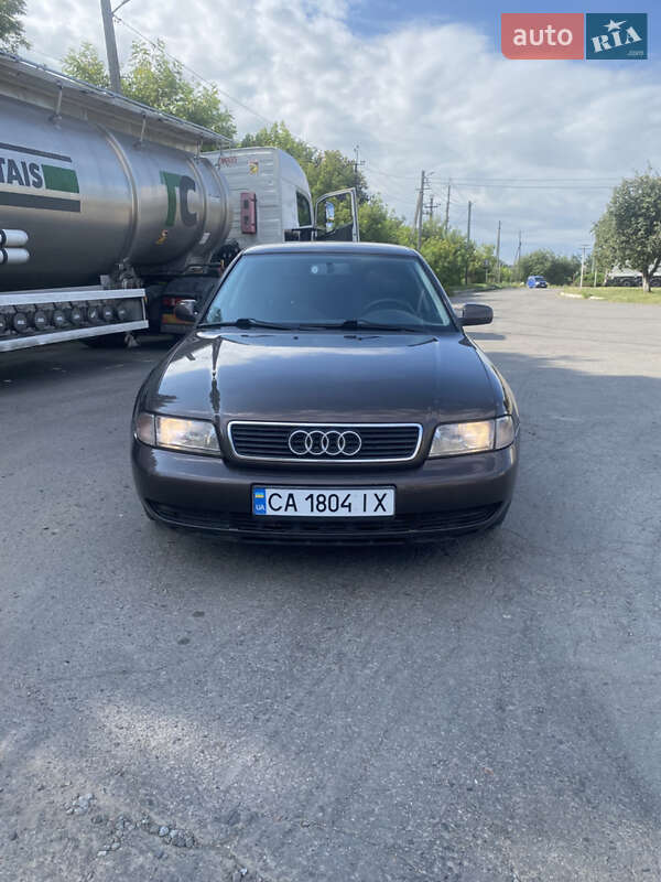 Седан Audi A4 1997 в Ковеле