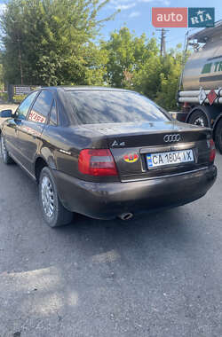 Седан Audi A4 1997 в 