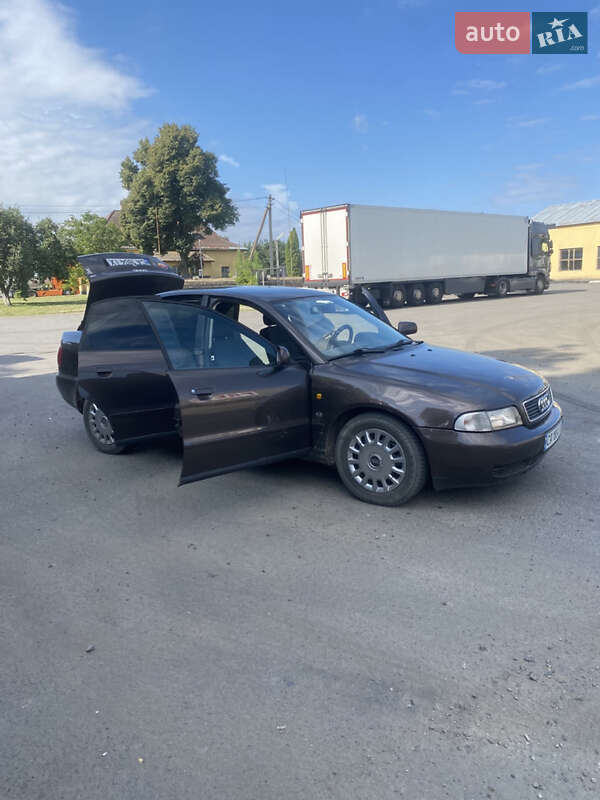 Седан Audi A4 1997 в Ковеле