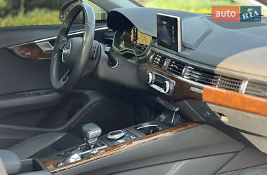Седан Audi A4 2018 в 