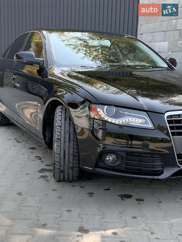 Седан Audi A4 2010 в Галиче