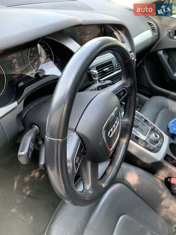 Седан Audi A4 2010 в Галиче
