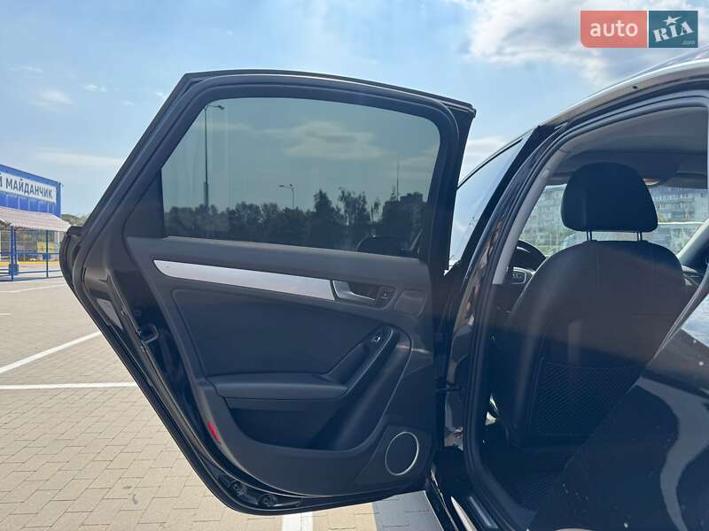 Седан Audi A4 2012 в Сумах