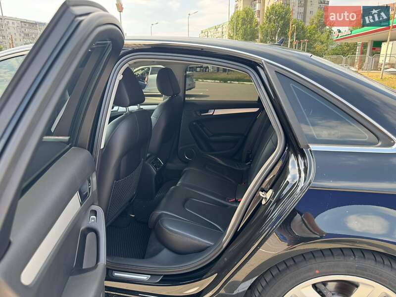 Седан Audi A4 2012 в Сумах