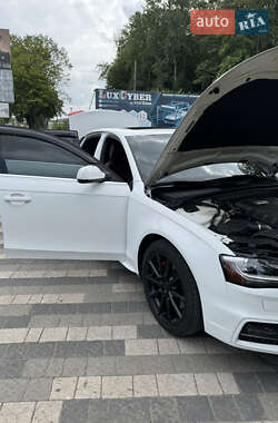 Седан Audi A4 2015 в 